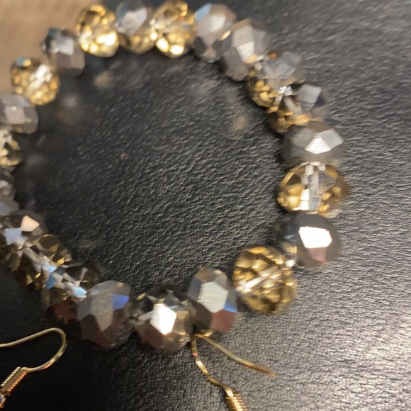 Earing and bracelet set - Picture 4 of 7